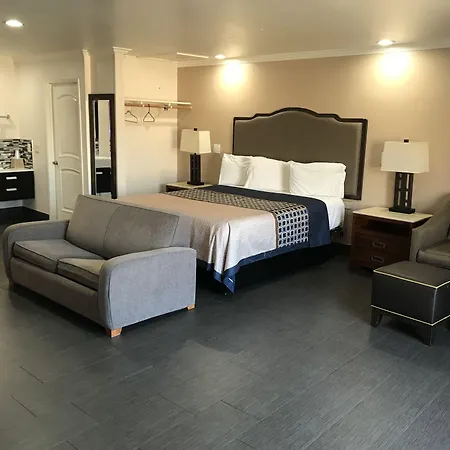 Economy Inn Lax-3